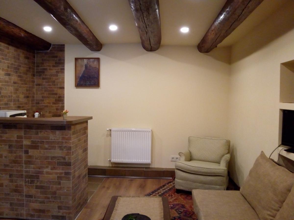 Low Budget Room With King Size Bed Τυφλίδα Εξωτερικό φωτογραφία