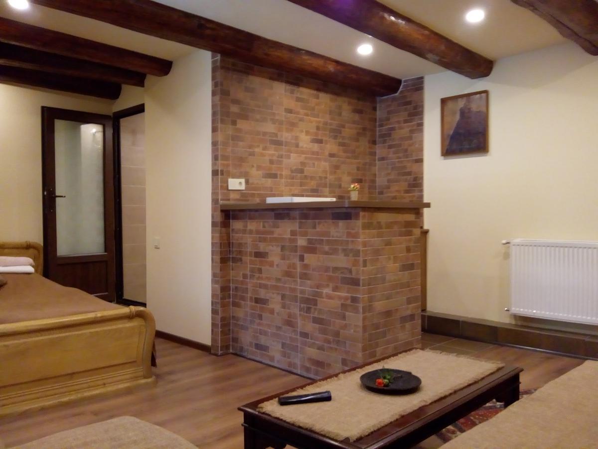 Low Budget Room With King Size Bed Τυφλίδα Εξωτερικό φωτογραφία