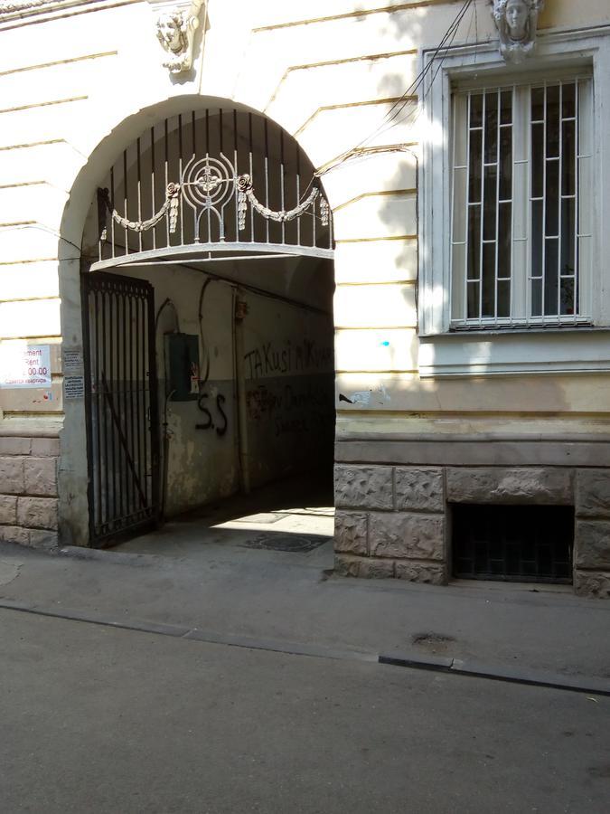 Low Budget Room With King Size Bed Τυφλίδα Εξωτερικό φωτογραφία