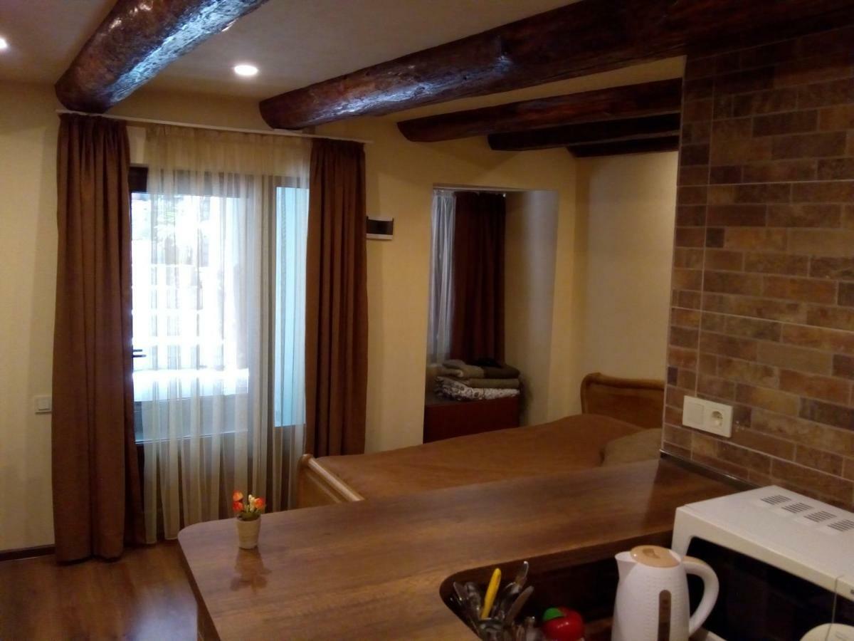 Low Budget Room With King Size Bed Τυφλίδα Εξωτερικό φωτογραφία